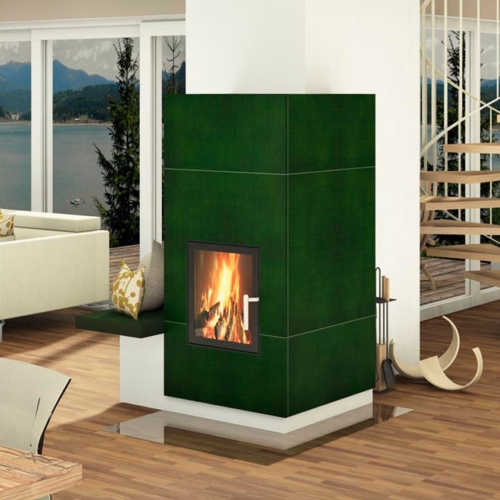 Schlichter, moderner Kachelofen mit Sichtfenster