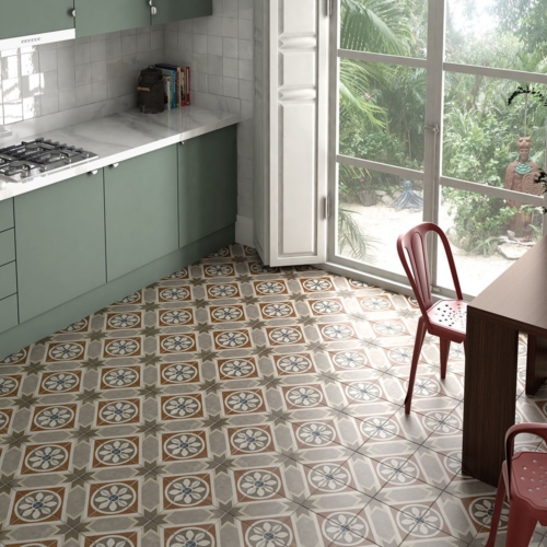 Außergewöhnlicher Fliesenboden in der Küche